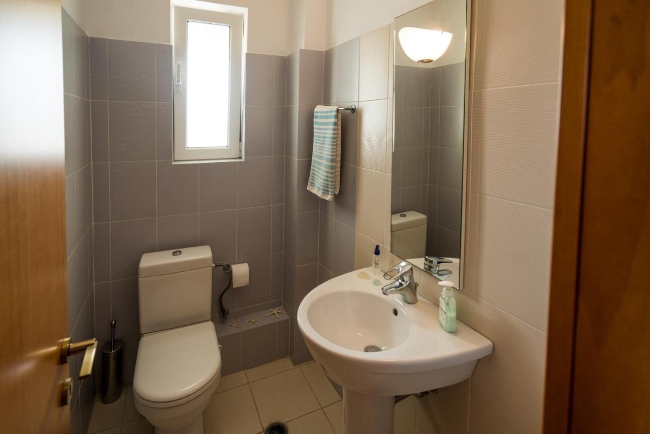 Apartment Family Getaway, Spacious And Luxurious, Sea View, Terrace, Next To Voula Beach, 20min From Center Athens
